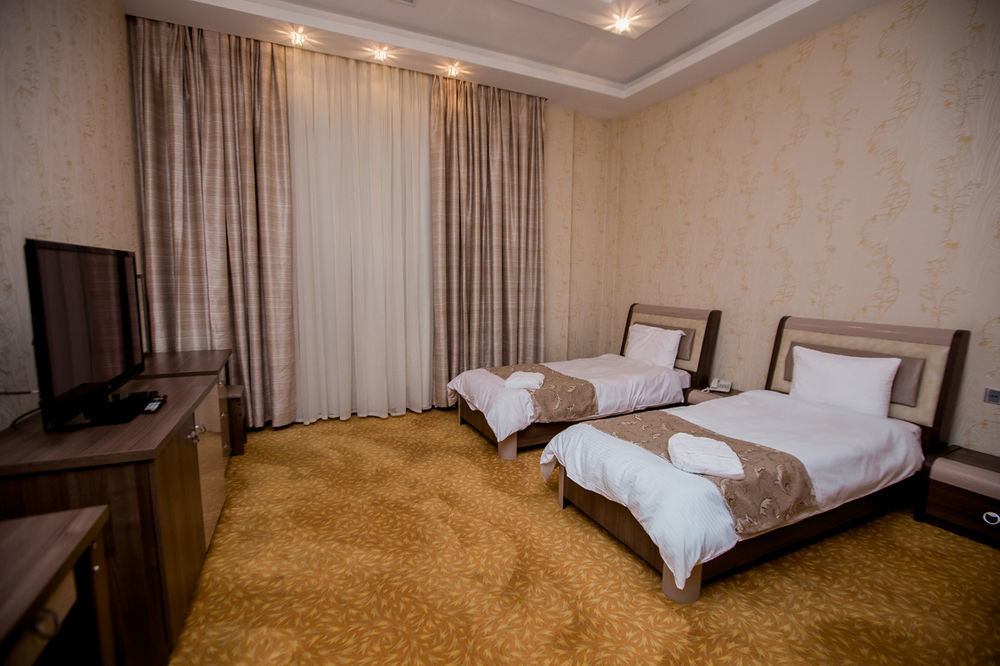 Astola Hotel Baky Esterno foto