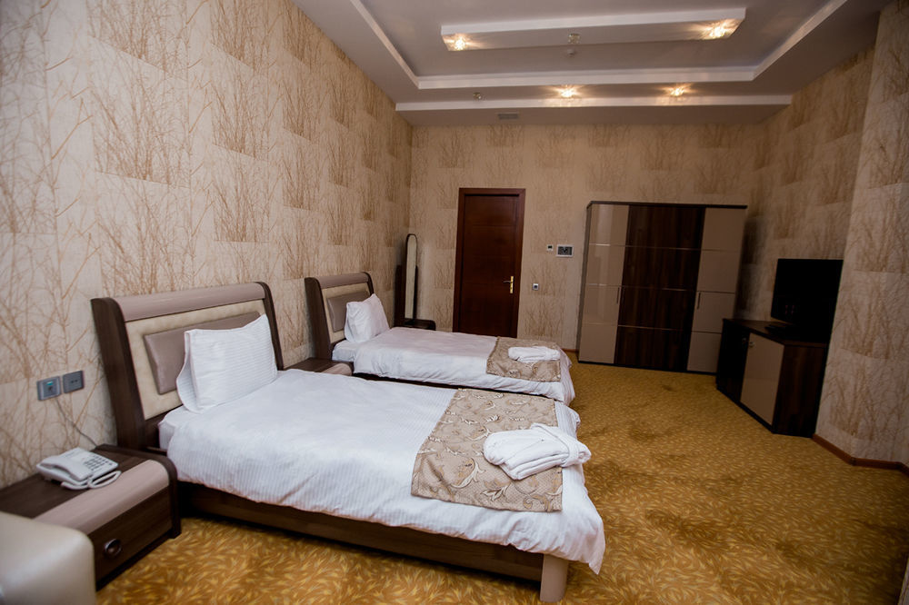 Astola Hotel Baky Esterno foto