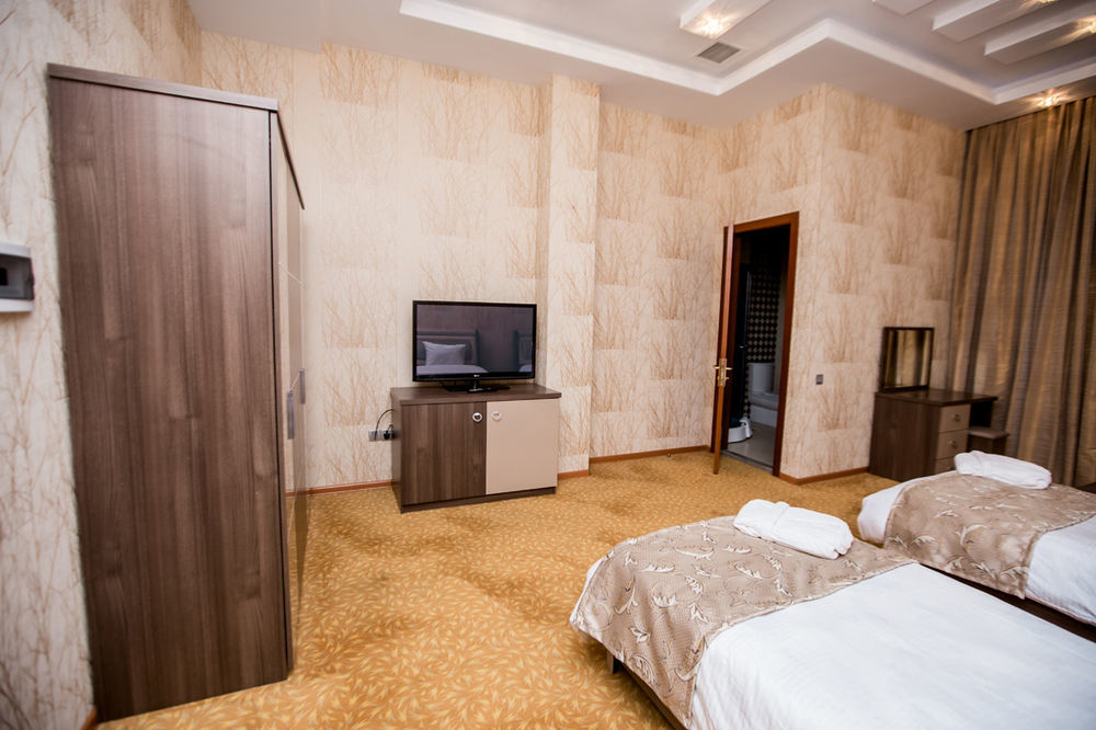 Astola Hotel Baky Esterno foto