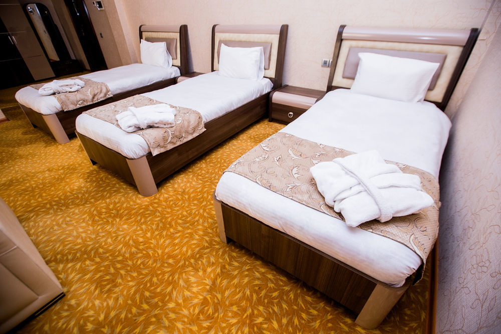 Astola Hotel Baky Esterno foto