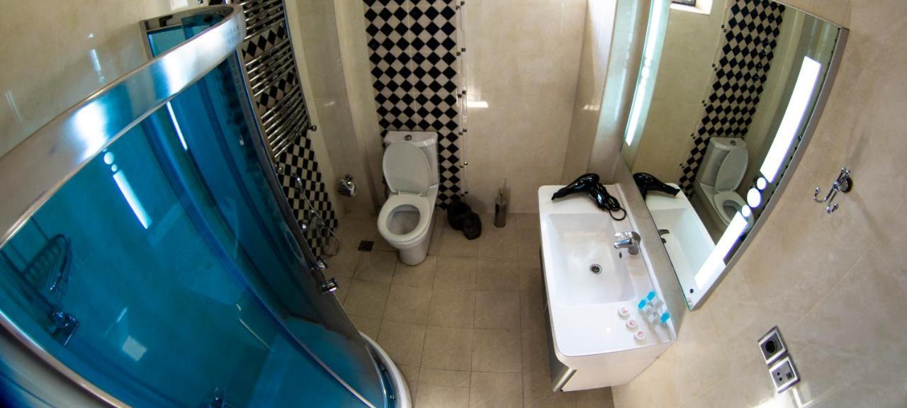 Astola Hotel Baky Esterno foto