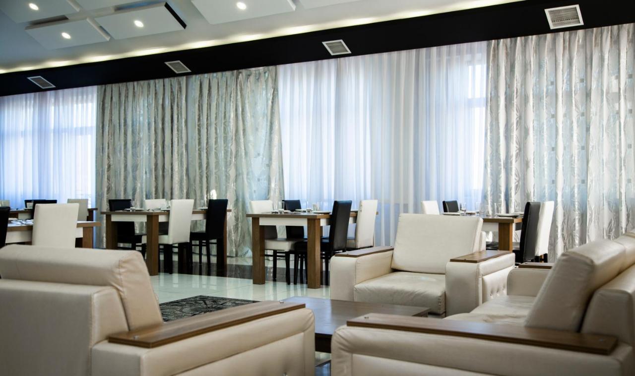 Astola Hotel Baky Esterno foto