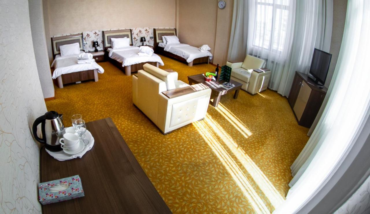 Astola Hotel Baky Esterno foto