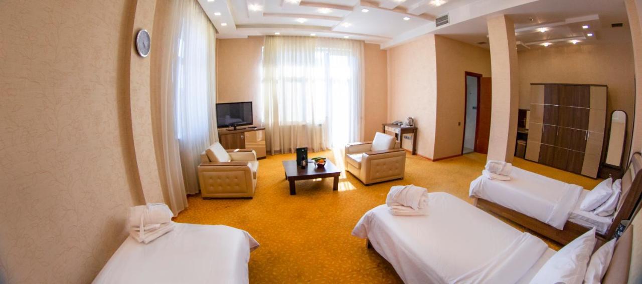 Astola Hotel Baky Esterno foto