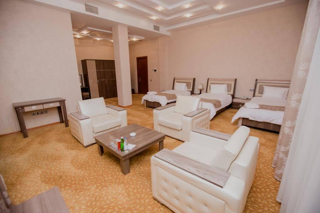 Astola Hotel Baky Esterno foto